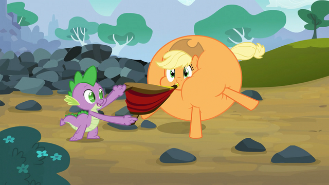 File:Spike and inflated Applejack S03E09.png