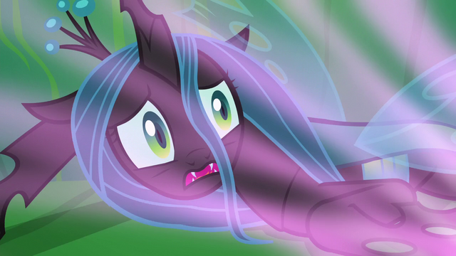 File:Queen Chrysalis looking at Thorax nervously S6E26.png