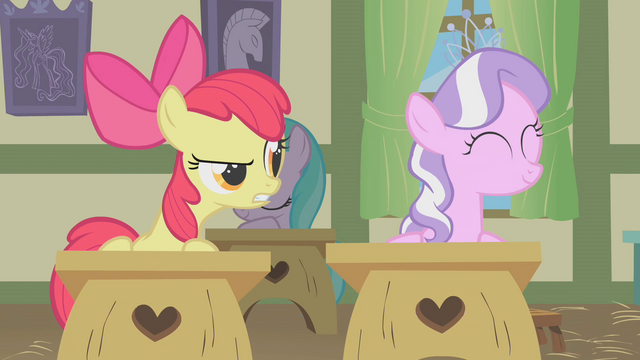 File:Diamond Tiara looking innocent S01E12.png