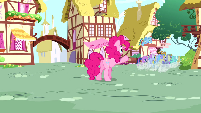 File:Pinkie Pie 'But what about the super party pony named Pinkie Pie' S4E12.png