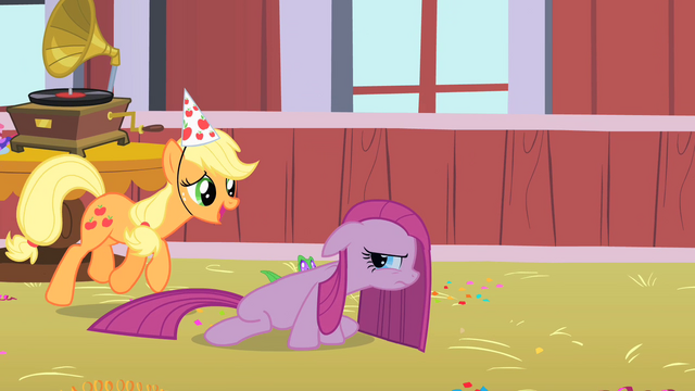 File:Applejack and Pinkie3 S01E25.png