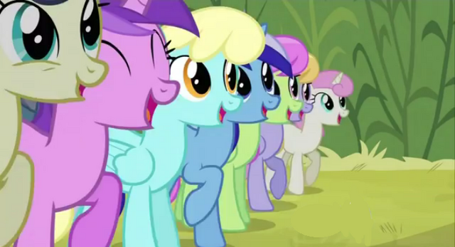 File:Crowd applauding S2E19.png
