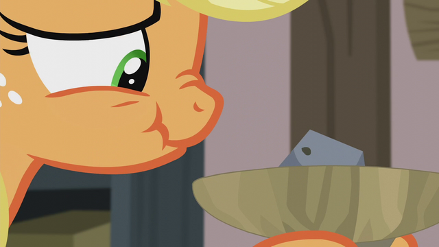 File:Applejack scrunchy face S5E20.png