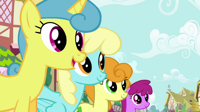 File:Pinkie Pie's song pony crowd 4 S2E18.png