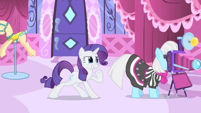 File:Rarity posing S1E20.png