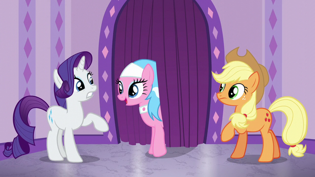 File:Aloe greeting Rarity S6E10.png