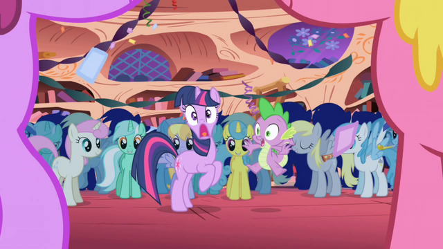 File:Twilight is startled S1E1.png