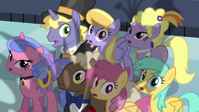 File:Ponies afraid of Queen Chrysalis S2E26.png