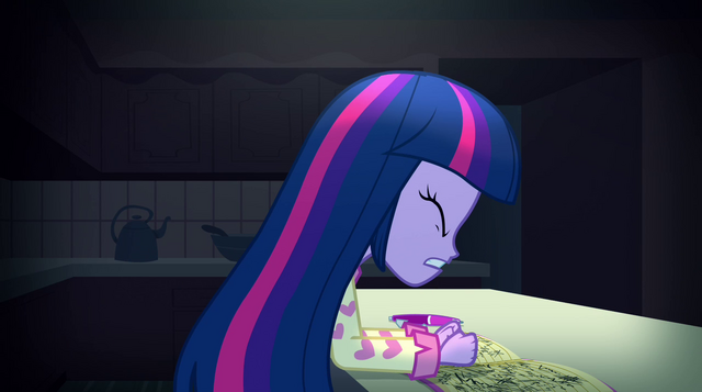 File:Twilight pounds on the kitchen counter EG2.png