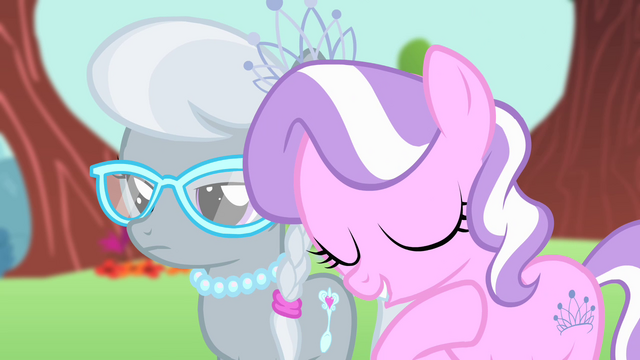File:Diamond Tiara bragging S4E05.png