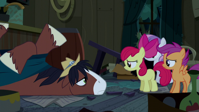 File:The Crusaders meet Trouble Shoes S5E6.png