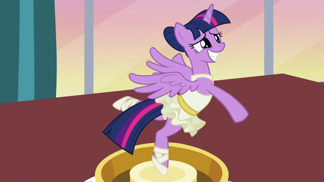 File:Twilight continues playing music box sounds S7E10.png