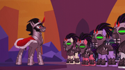 S05E25 Król Sombra werbuje żołnierzy.png