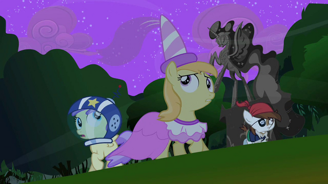 File:Foals in the wind S2E04.png