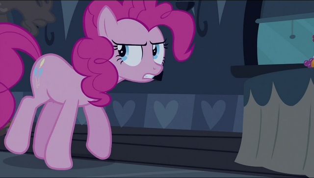 File:Pinkie walking S2E24.png