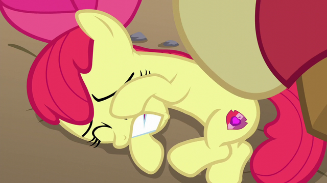 File:Apple Bloom scared S6E4.png