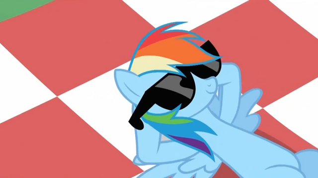 Plik:1000px-Rainbow Dash chillin' S02E03.png