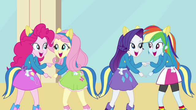 File:Girls dancing 2 EG.png