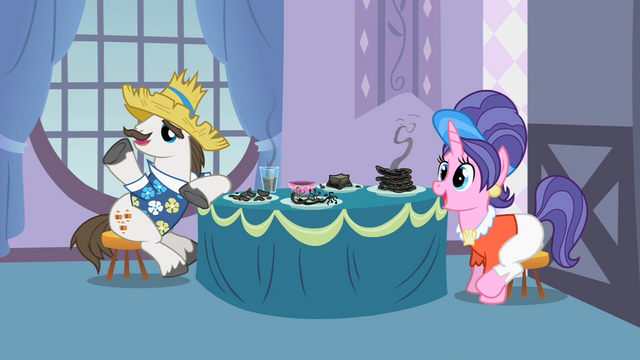 File:Rarity and Sweetie Belle's parents S2E5.png