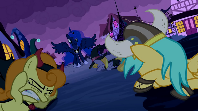 File:Golden Harvest scared S02E04.png