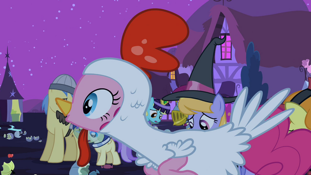 File:Pinkie Pie looking at something S2E04.png