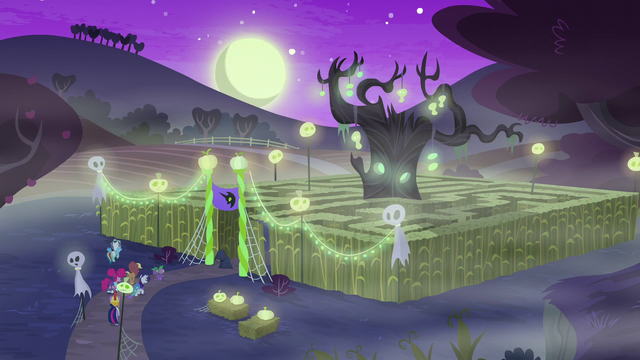 File:Main cast approaching the corn maze S5E21.png