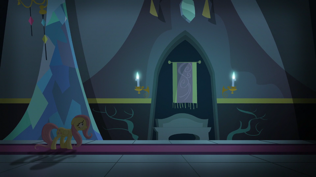 File:Fluttershy scared that nopony's home S5E21.png
