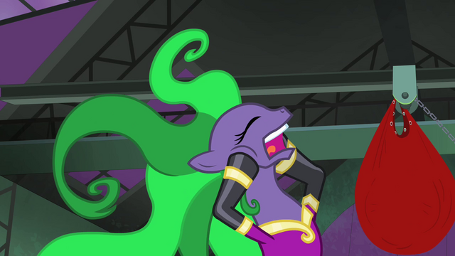 File:Mane-iac screaming "idiots!" S4E06.png