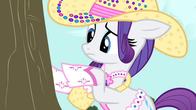 File:Rarity punches tree S4E13.png