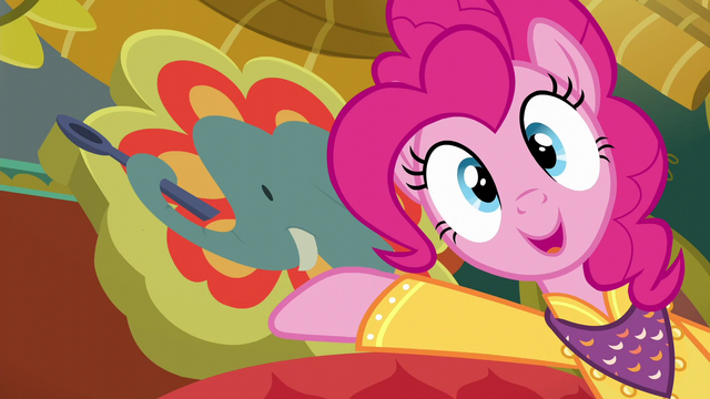 File:Pinkie presenting Tasty Treat's original sign S6E12.png