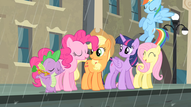 File:Rarity's friends relieved S4E08.png