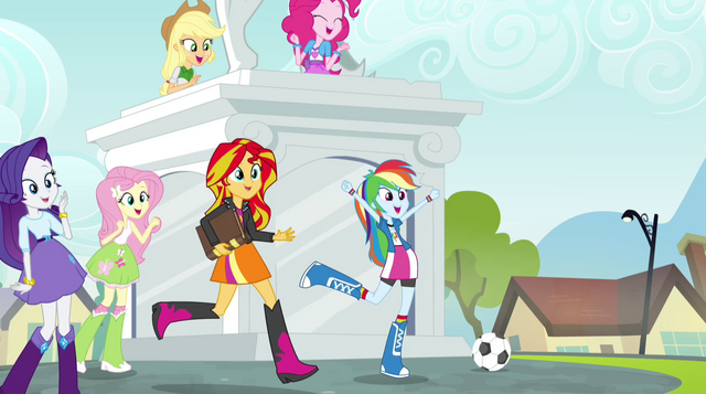 File:Sunset and friends see Twilight appear EG2.png