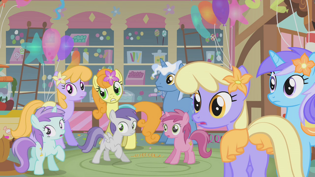 File:Ponies in surprise S1E12.png