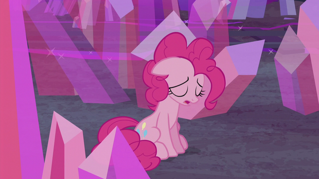 File:Pinkie Pie "really popped the pinata this time" S5E20.png