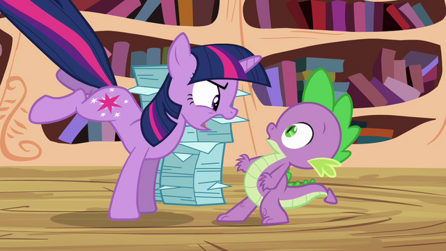 Arquivo:Twilight angry at Spike S3E01.png