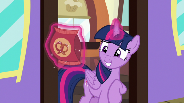 File:Twilight awkwardly accepts Starlight's pretzels S7E2.png