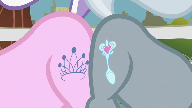 File:Diamond Tiara Silver Spoon flanks S1E12.png