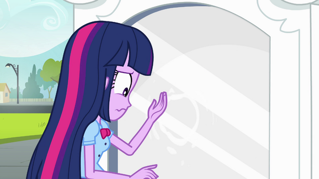 File:Twilight misses her hooves EG.png