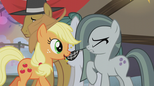 File:Marble Pie flinching S5E20.png