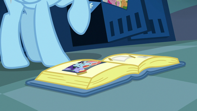 File:Scootaloo's scrapbook tossed on the floor S7E7.png