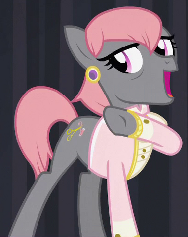 File:Prim Hemline ID S4E08.png