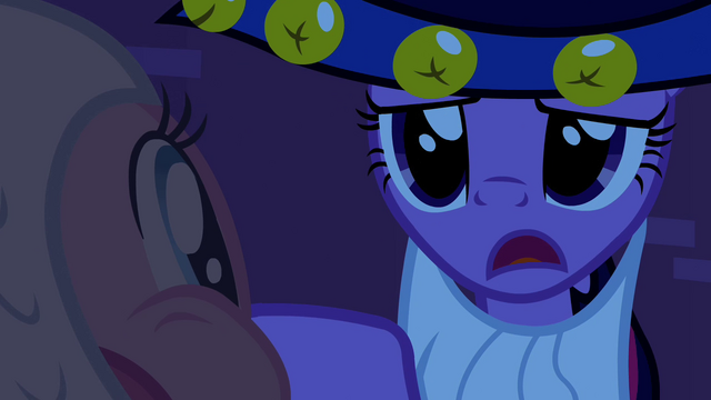 File:Twilight 'there's something' S2E04.png