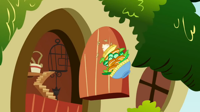 File:Salad thrown S02E19.png