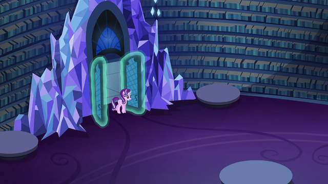 File:Starlight Glimmer returns to the library S6E21.png