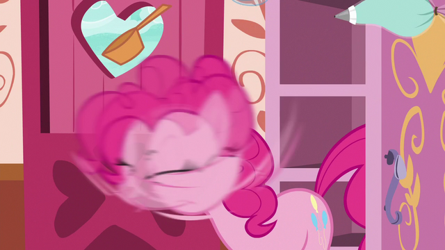 File:Pinkie Pie shaking baking supplies off her head S6E22.png
