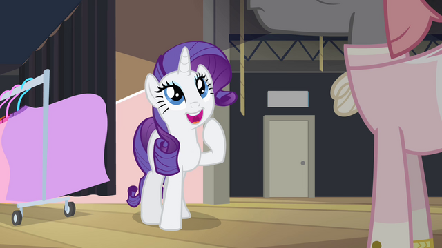 File:Rarity chuckling S4E08.png