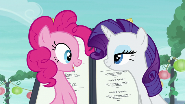 File:Pinkie "We're so close to the pouch store!" S6E3.png