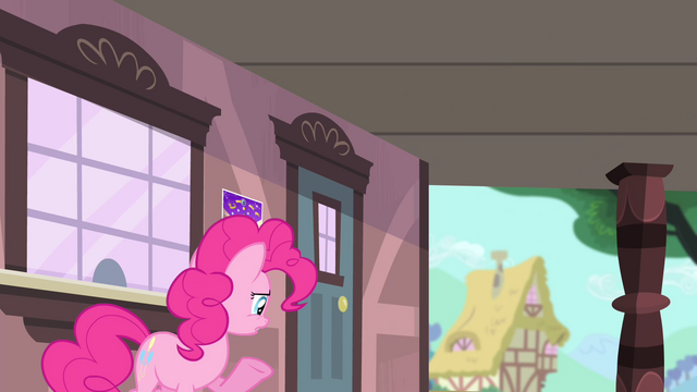 File:Pinkie Pie 'that doesn't look anything like a duck!' S4E11.png