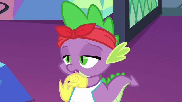 File:Spike "The dishes" S5E12.png
