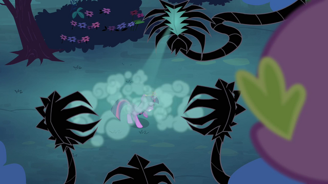 File:Twilight attacked S4E02.png